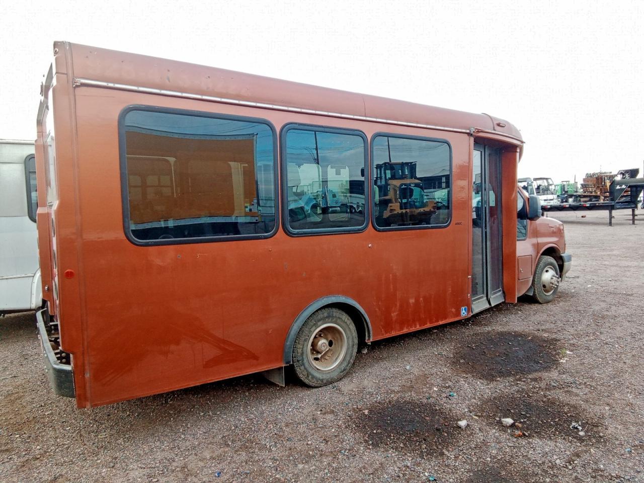 2020 Chevrolet Express G4500 Shuttle Bus - Фото 3