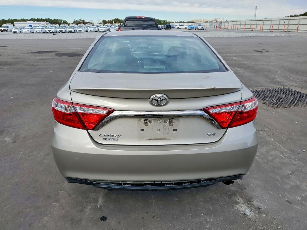2016 Toyota Camry Le - Фото 6