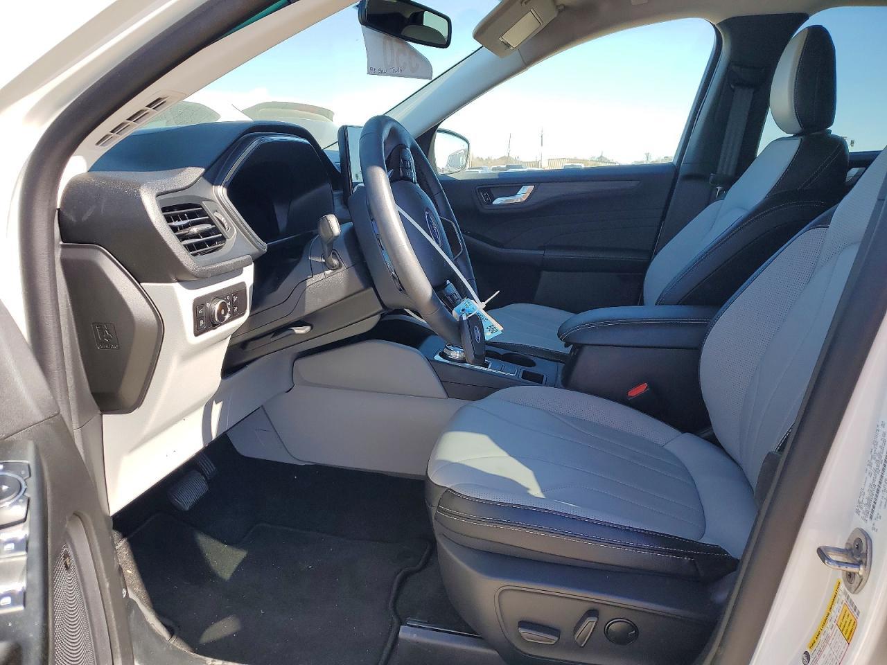 2025 Ford Escape - Image 7