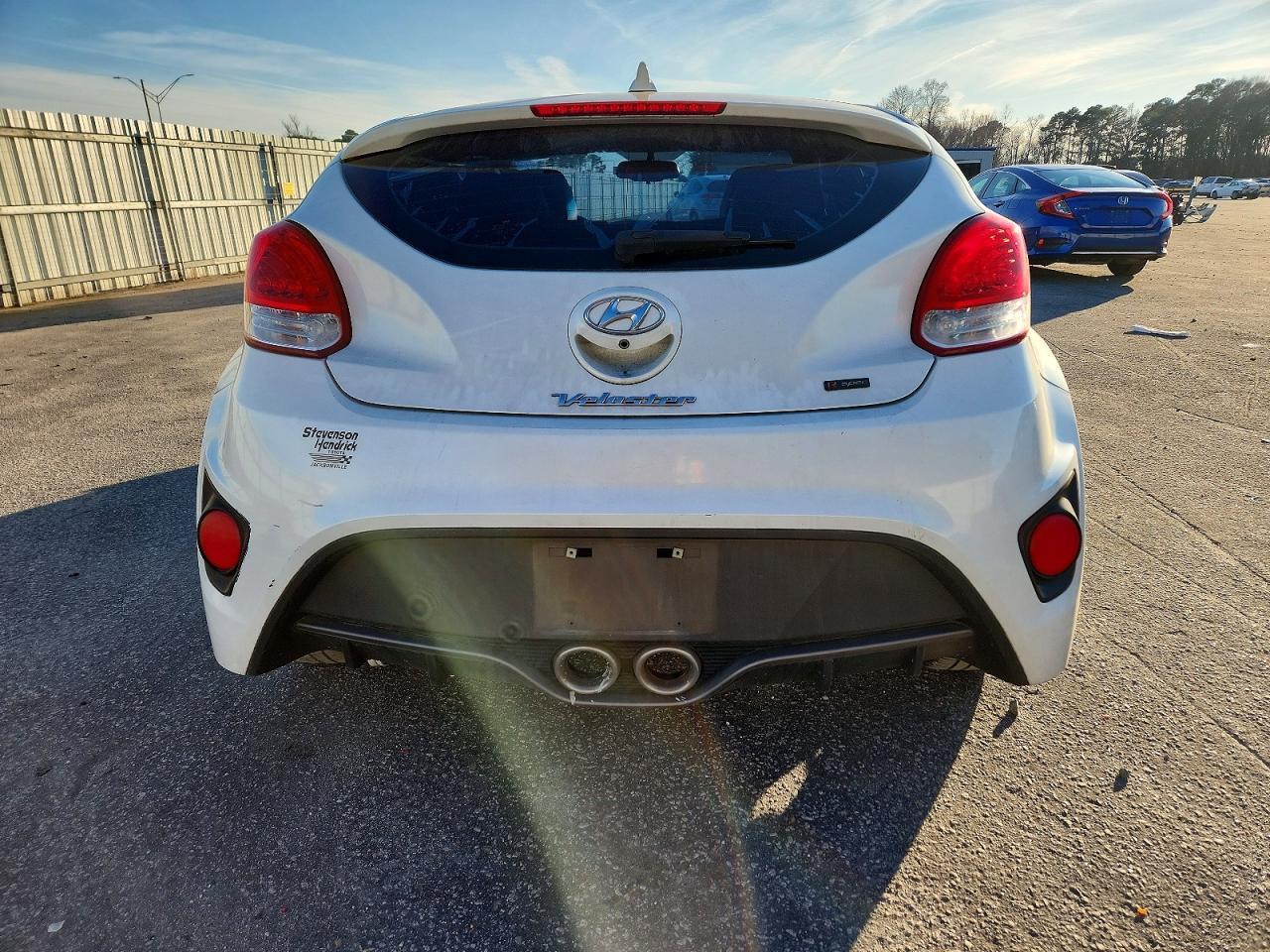 2016 Hyundai Veloster Turbo - Image 6