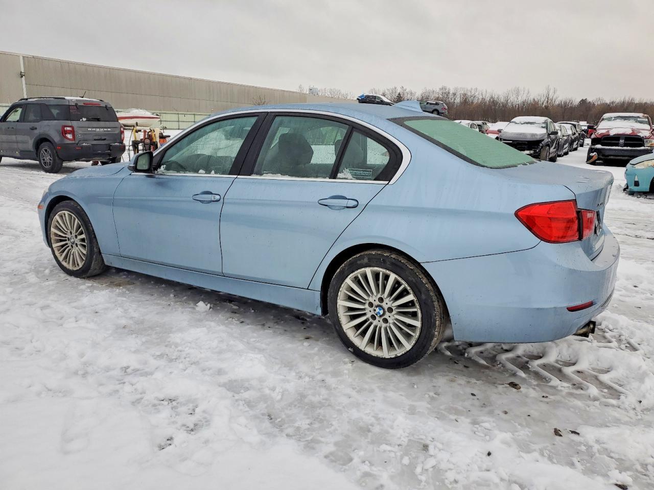 2013 BMW 328 Xi - Image 2