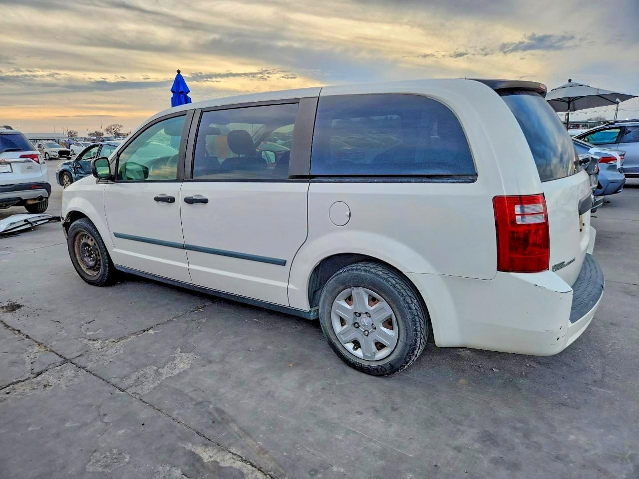 2008 Dodge Grand Caravan Se - Image 2