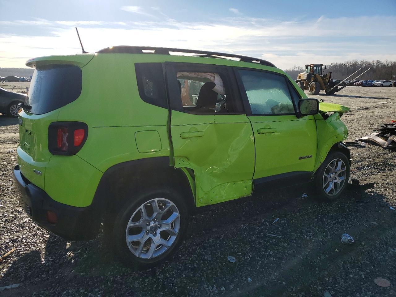2018 Jeep Renegade Latitude - Image 3