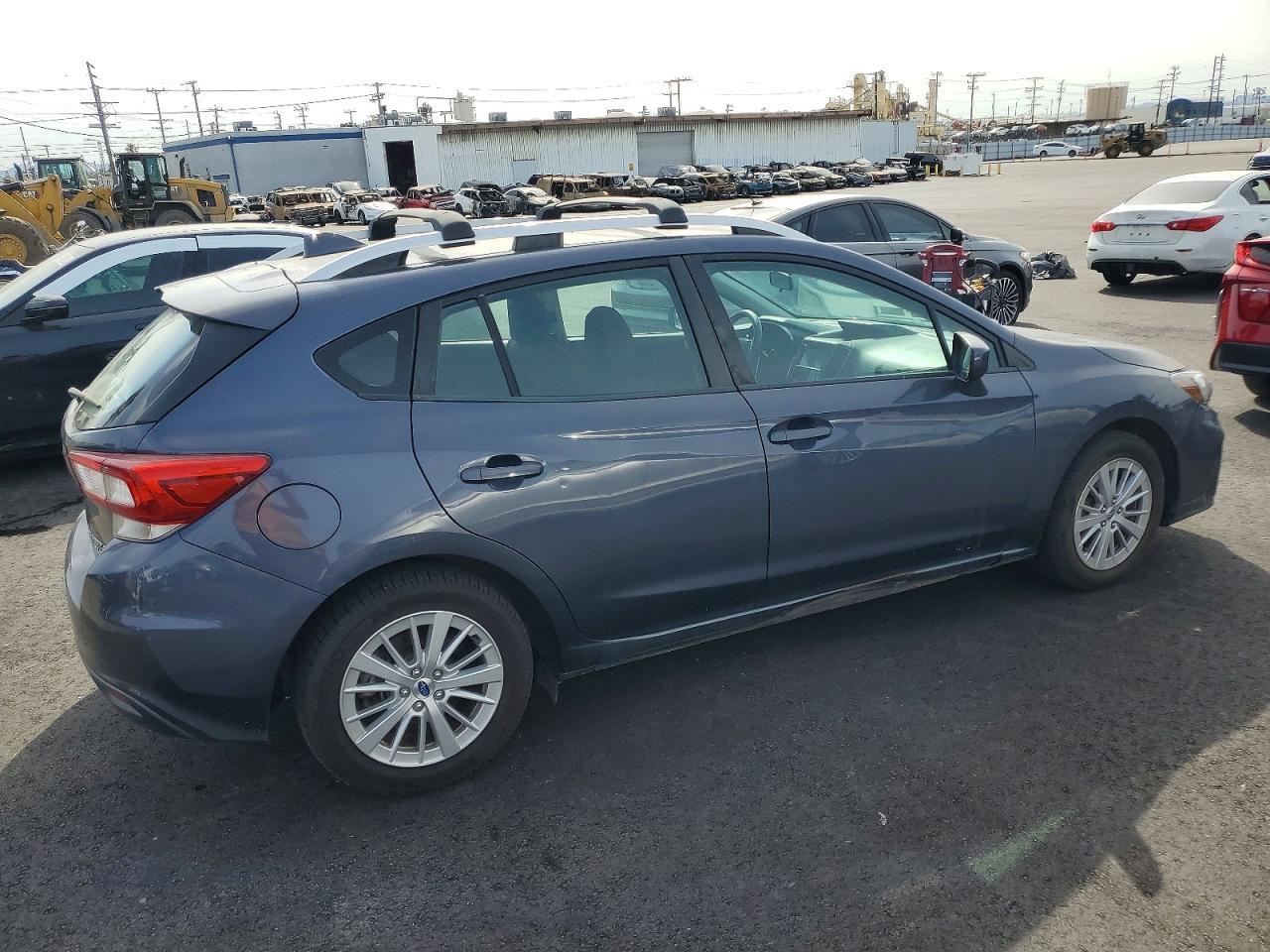 2017 Subaru Impreza Premium - Фото 3