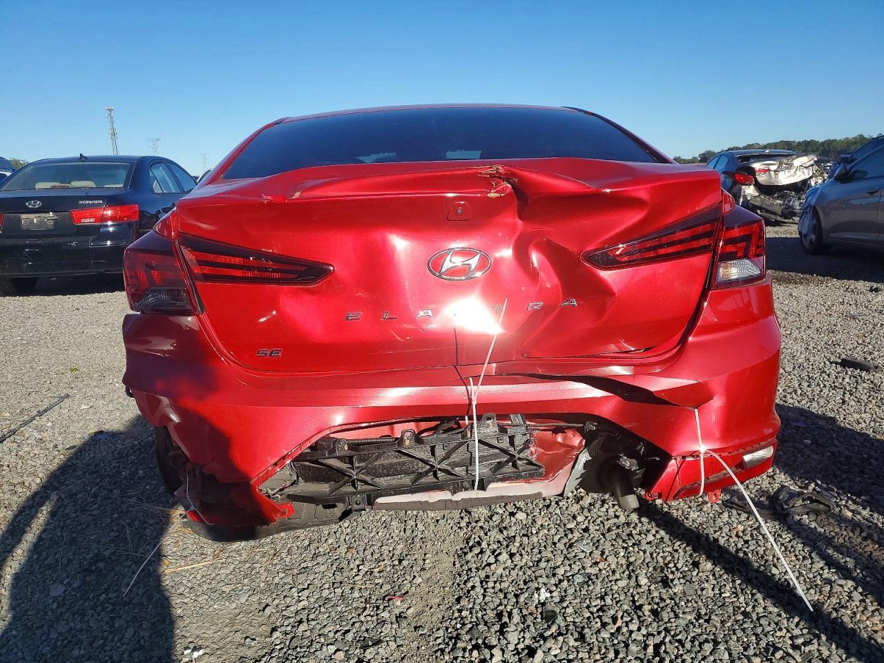 2020 Hyundai Elantra Se - Image 6