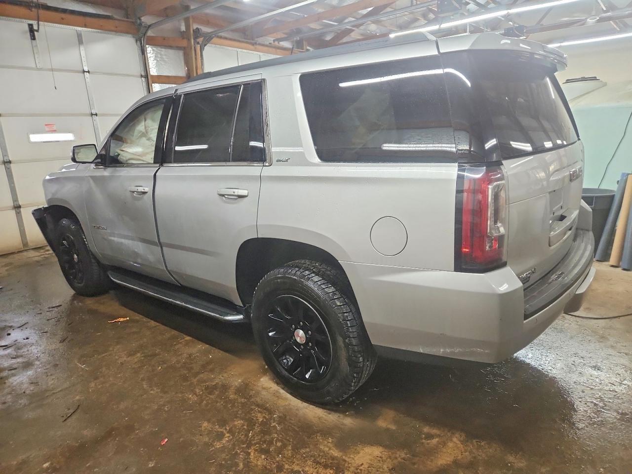 2017 GMC Yukon Slt - Фото 2