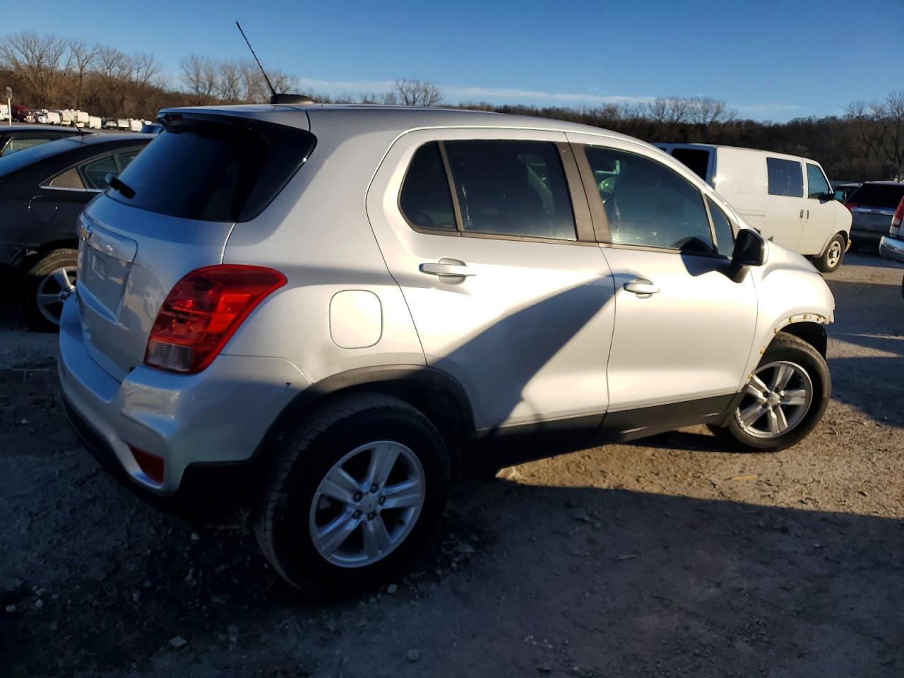 2018 Chev Trax Ls - Фото 3
