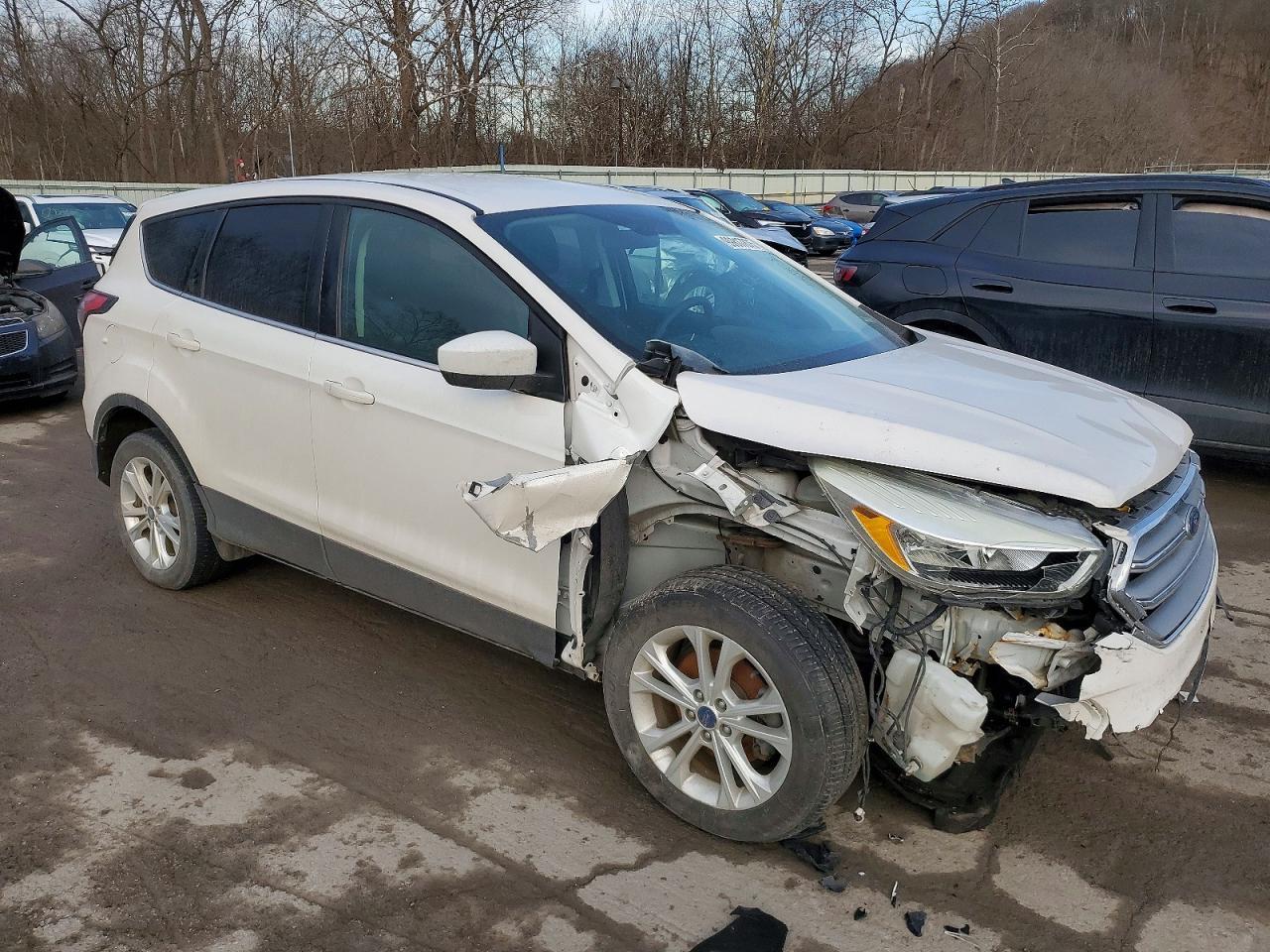2017 Ford Escape Se - Фото 4