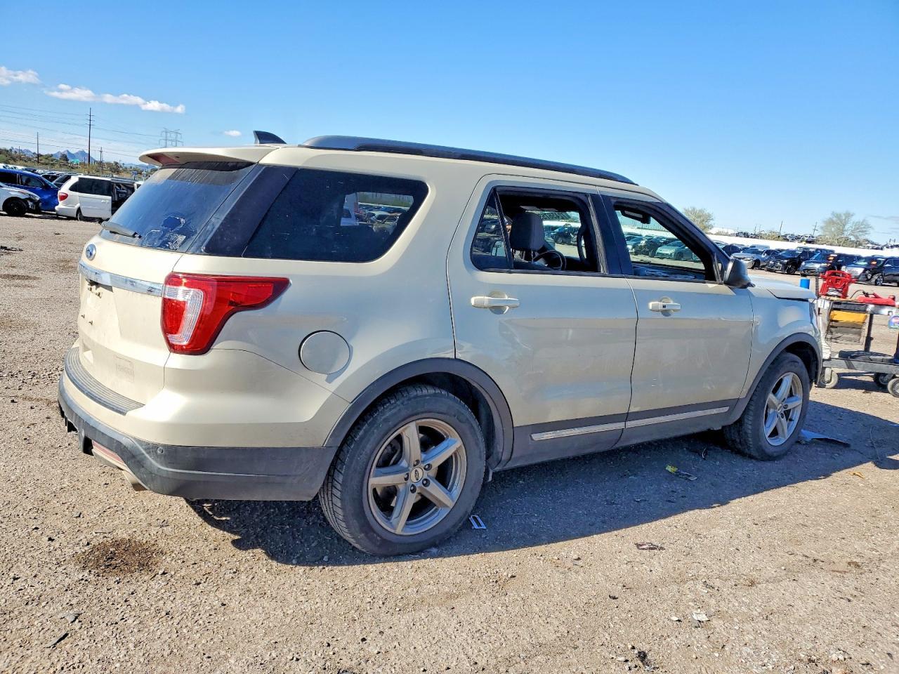 2018 Ford Explorer Xlt - Фото 3