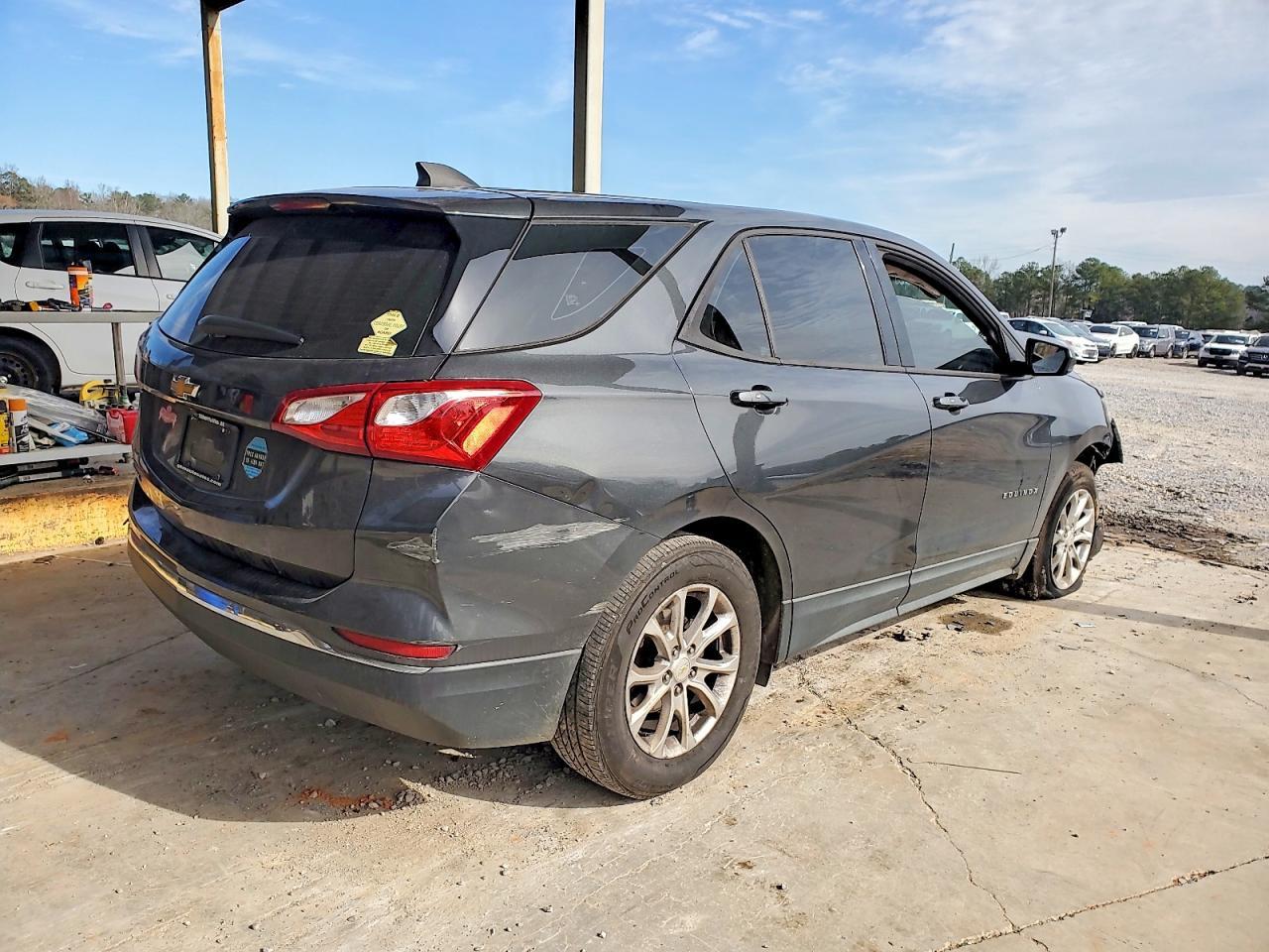 2018 Chevrolet Equinox Ls - Фото 3