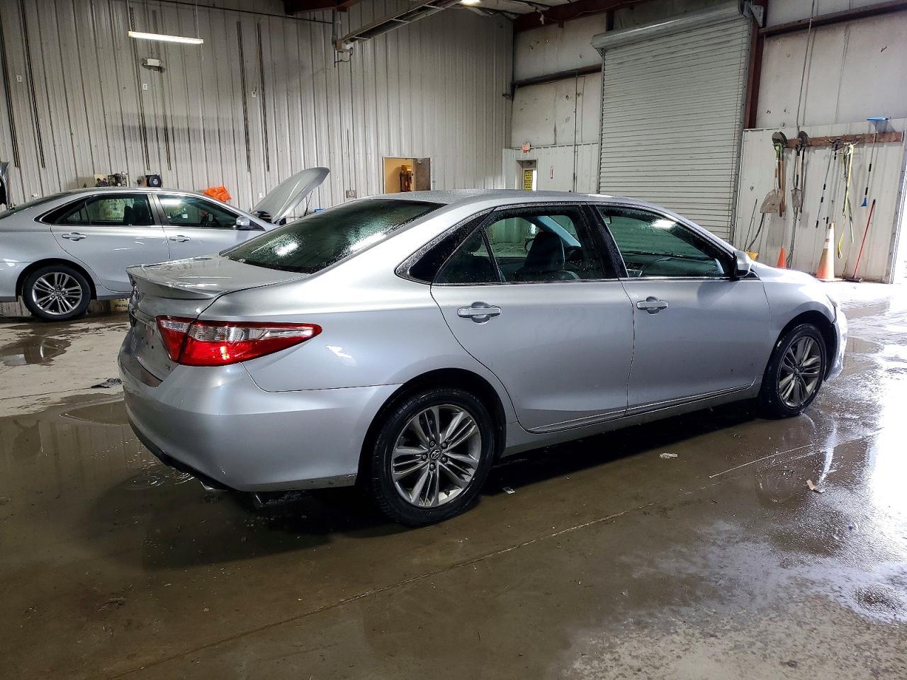2017 Toyota Camry Le - Image 3