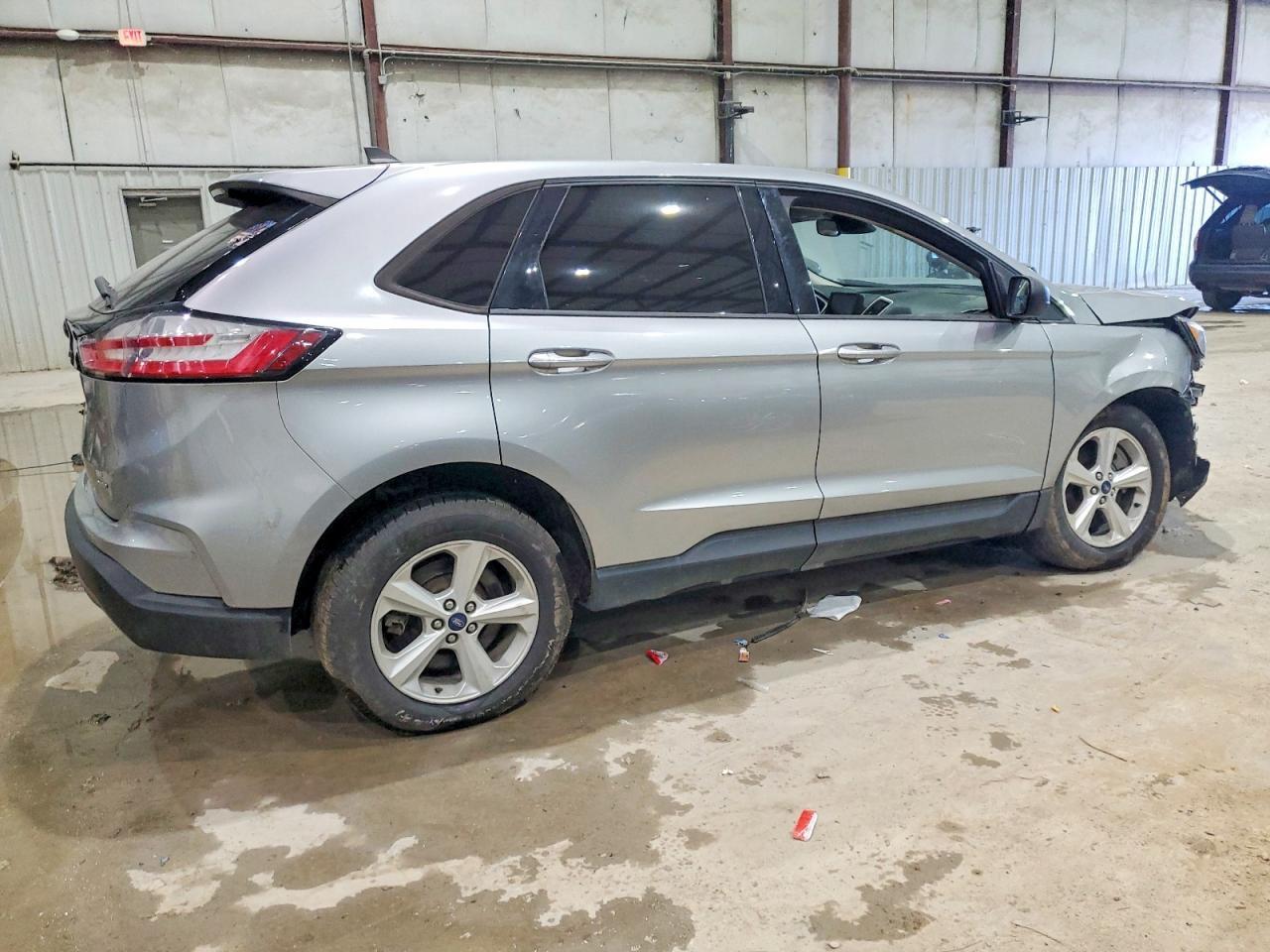 2021 Ford Edge Se - Фото 3