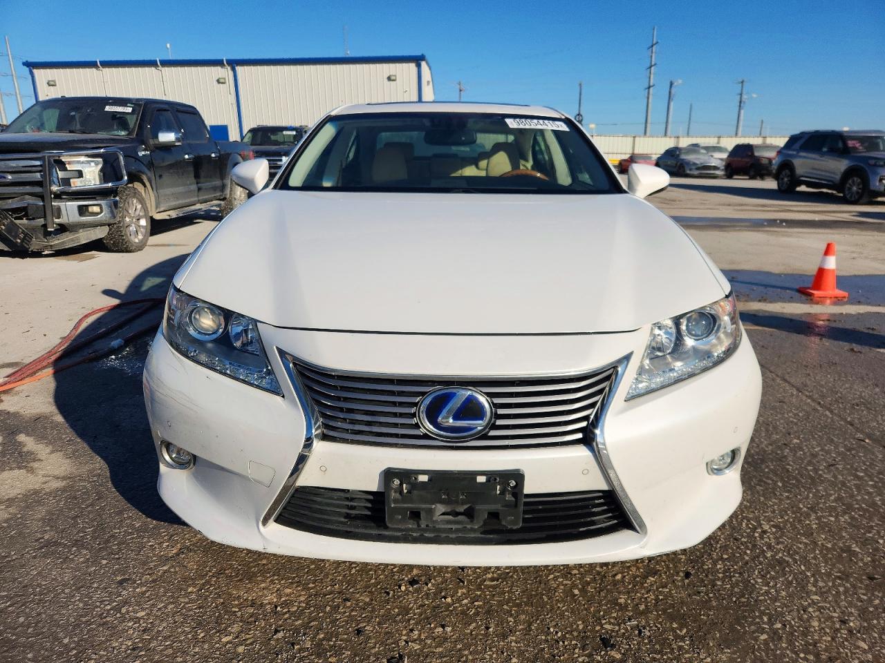 2014 Lexus Es 300H - Image 5