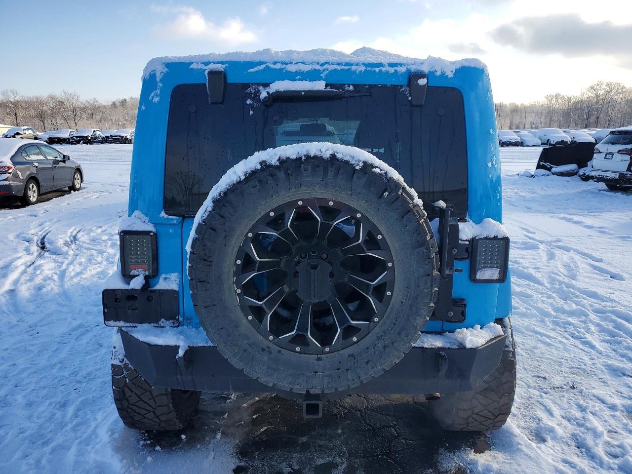2017 Jeep Wrangler Unlimited Sahara - Image 6