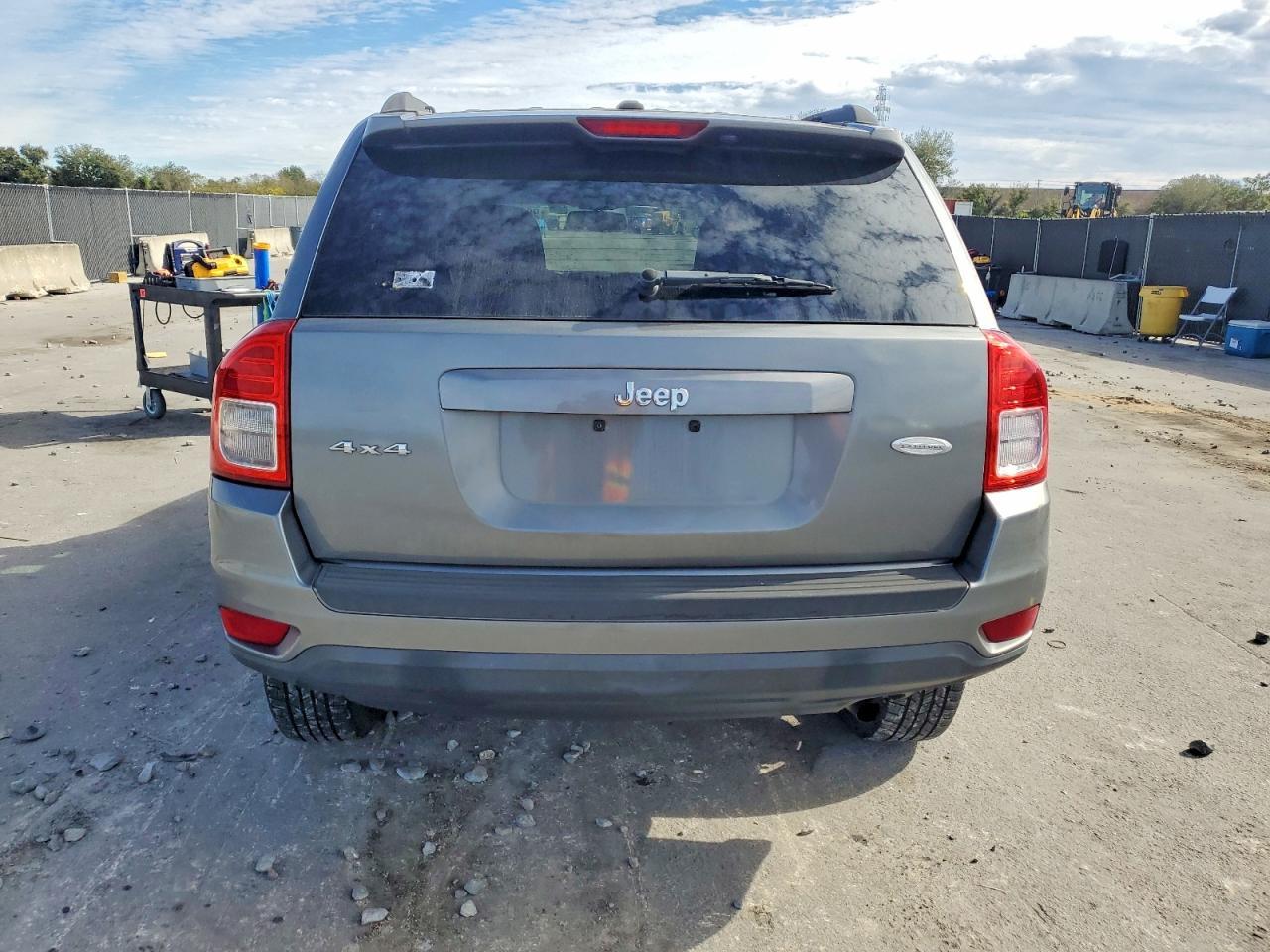 2012 Jeep Compass Latitude - Image 6