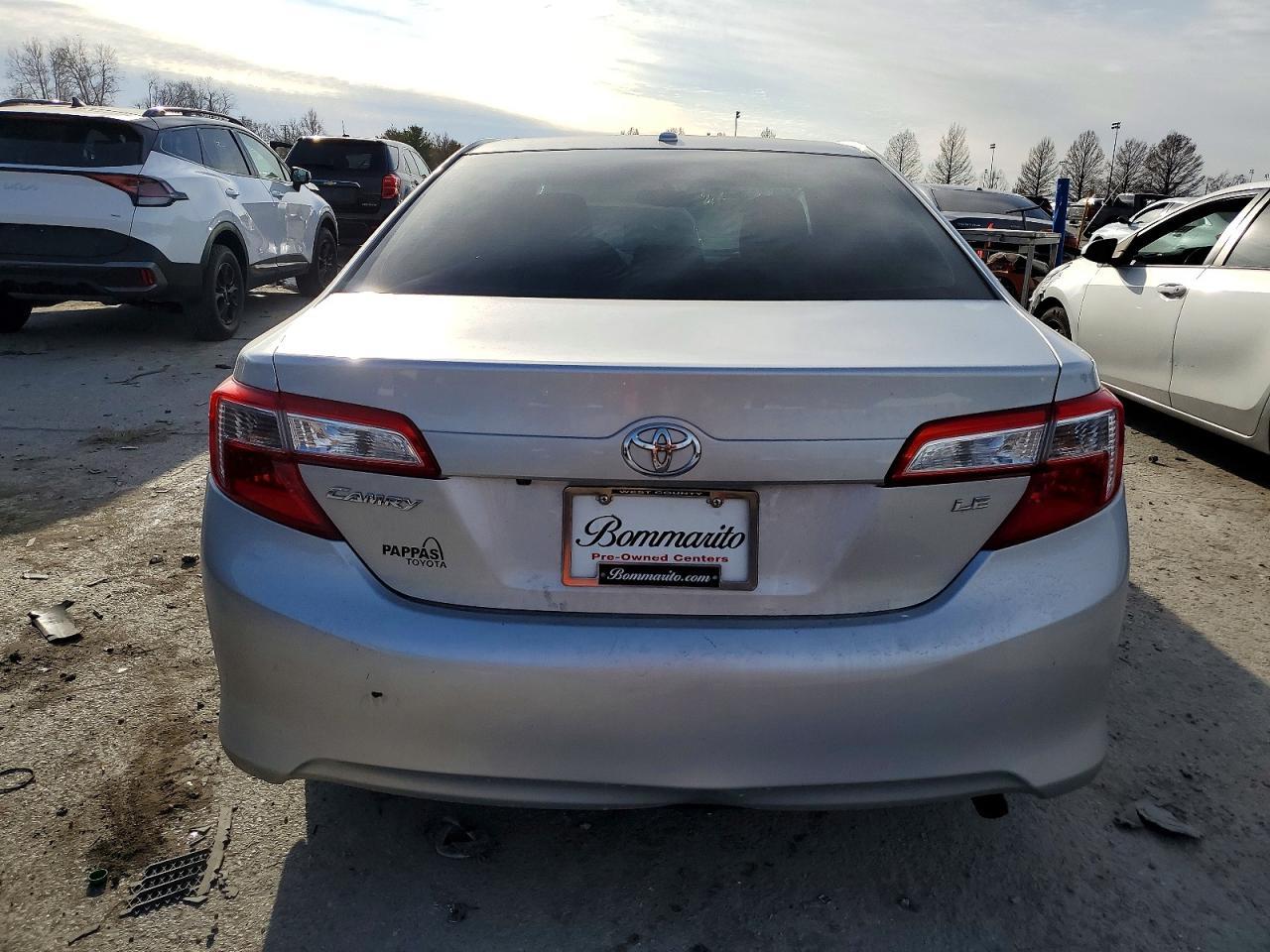 2014 Toyota Camry L - Фото 6