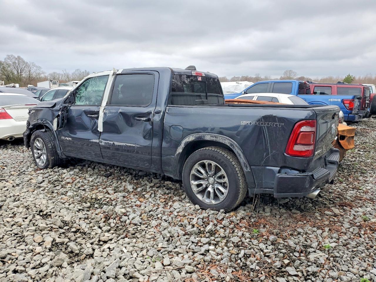 2020 Ram 1500 Laramie - Фото 2