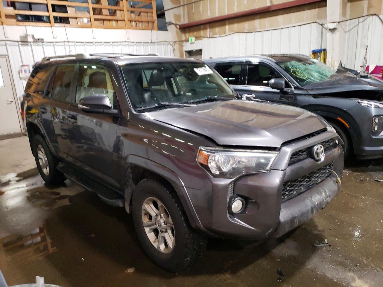 2014 Toyota 4Runner Sr5 - Image 4