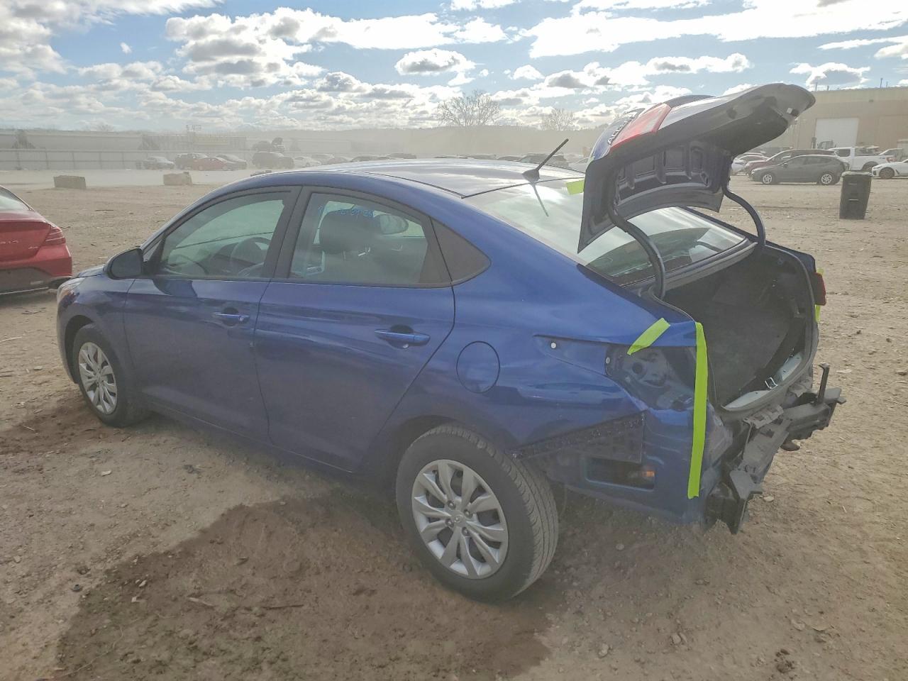 2022 Hyundai Accent Se - Image 2