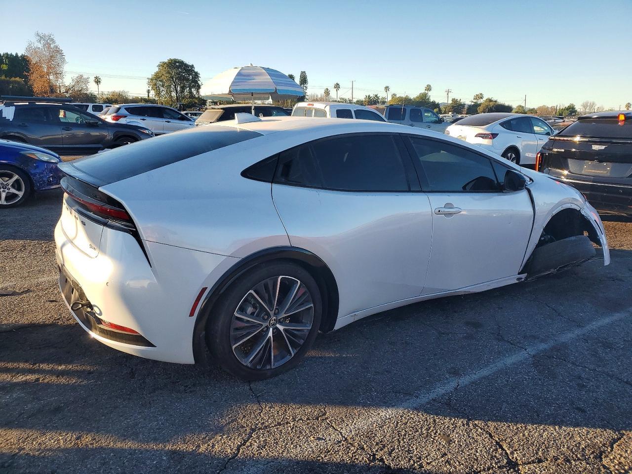 2023 Toyota Prius Le - Фото 3