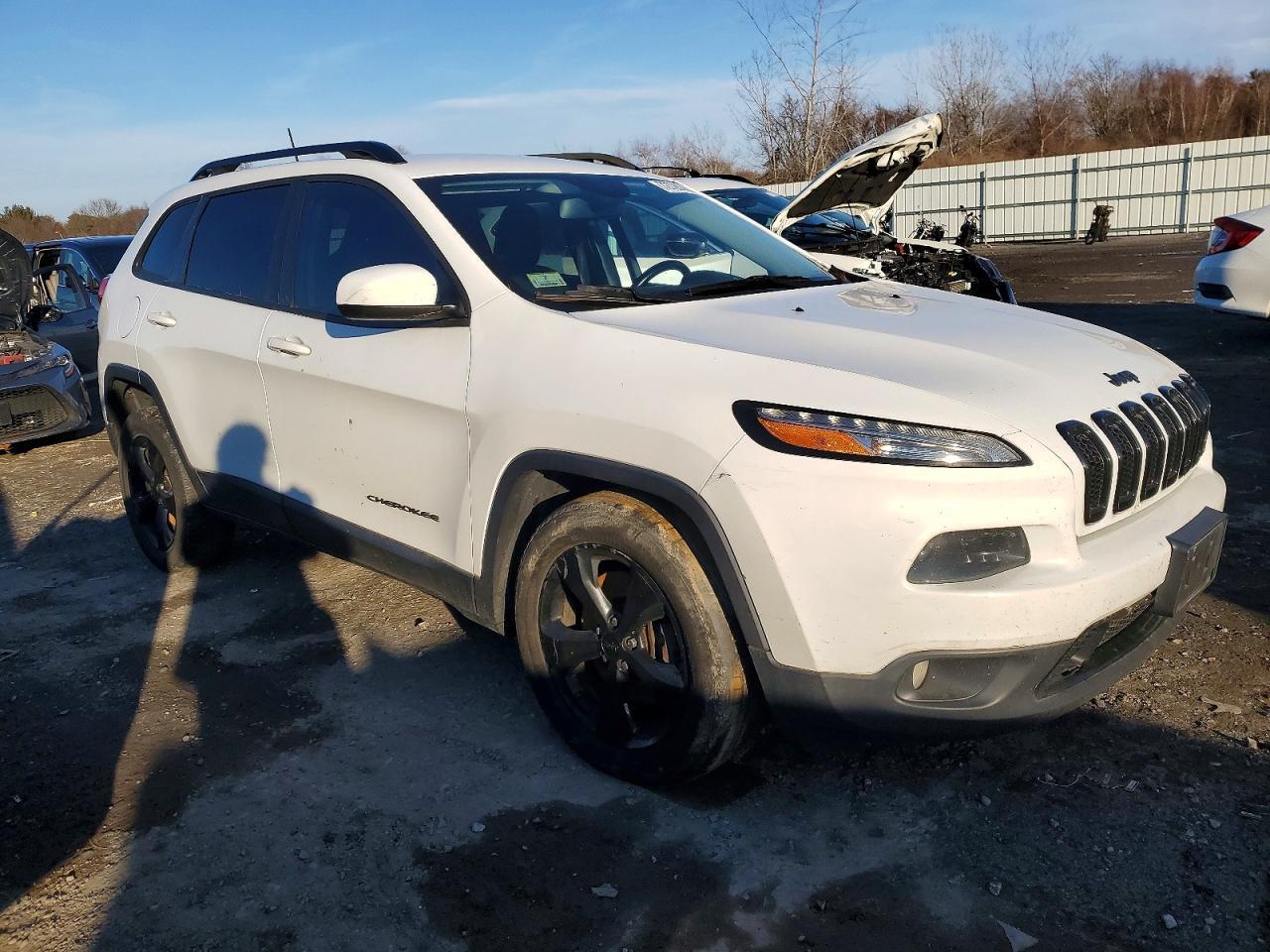 2016 Jeep Cherokee Latitude - Image 4