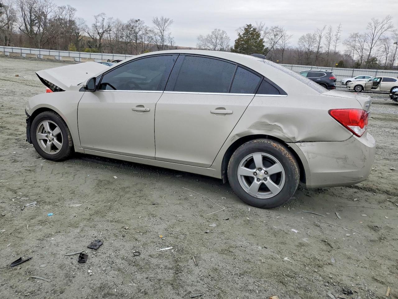 2016 Chevrolet Cruze Limited Lt - Image 2