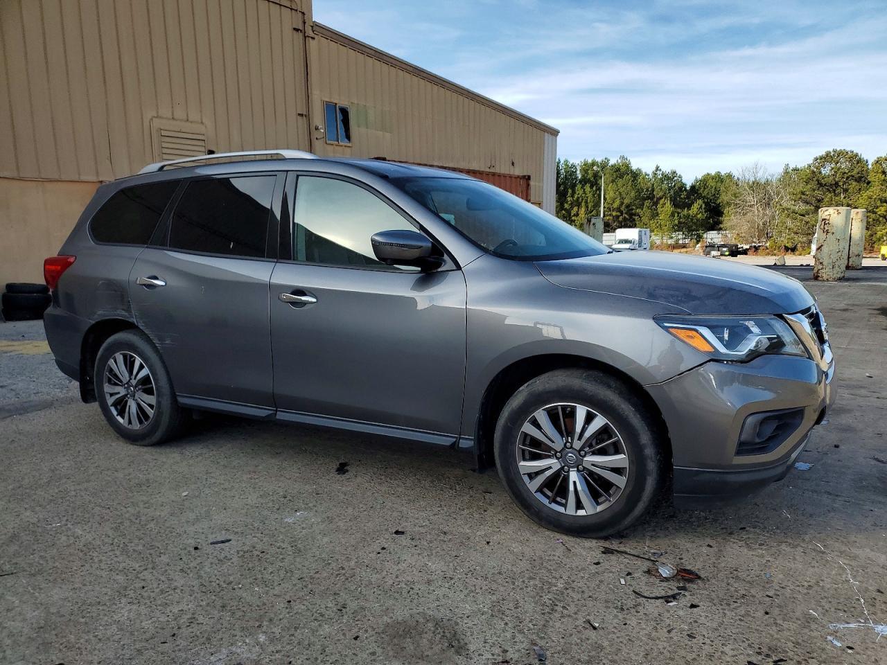 2019 Nissan Pathfinder S - Фото 4