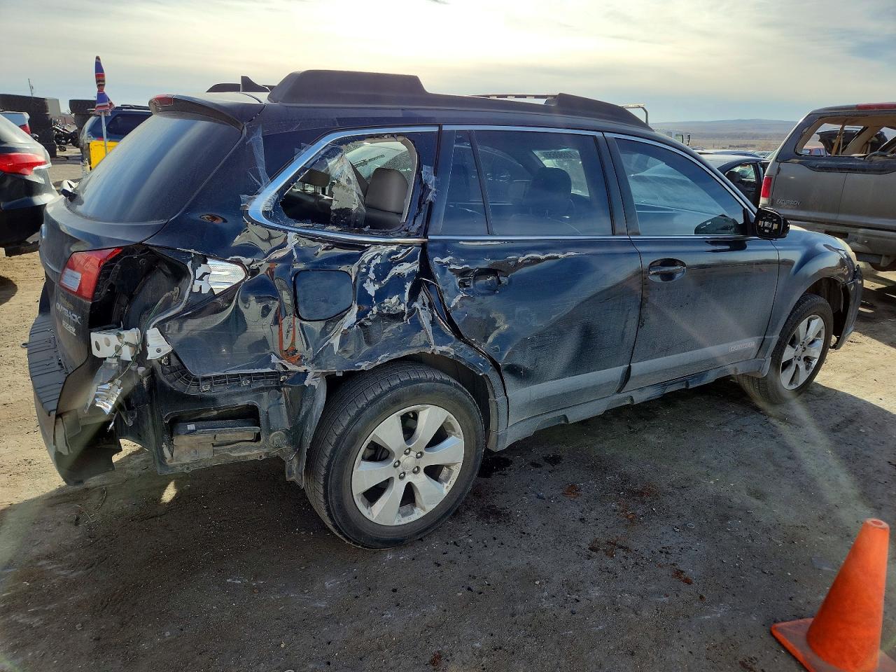 2011 Subaru Outback 2.5I Limited - Фото 3