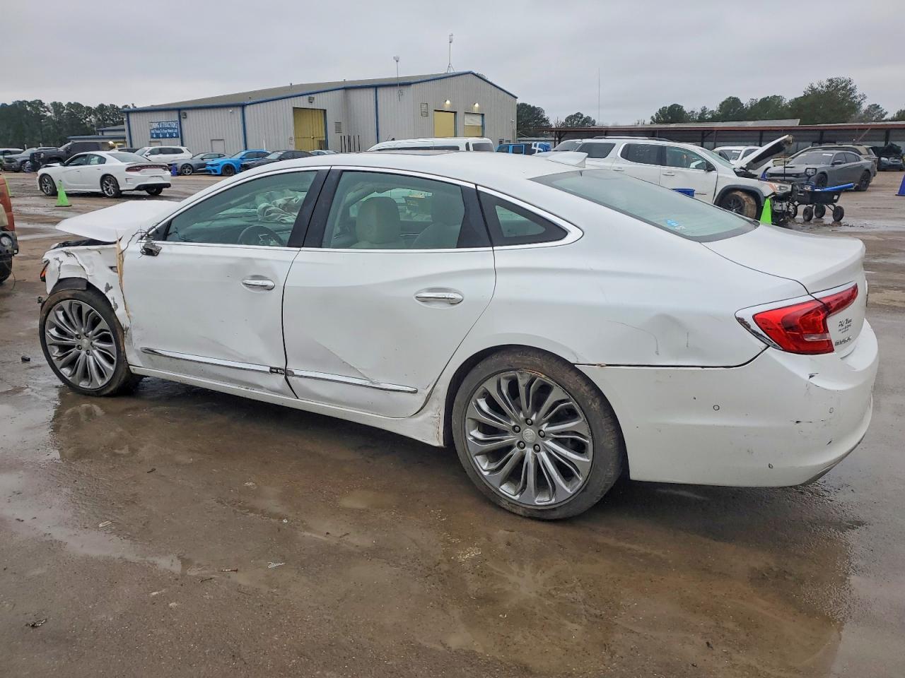 2017 Buick Lacrosse Premium - Фото 2