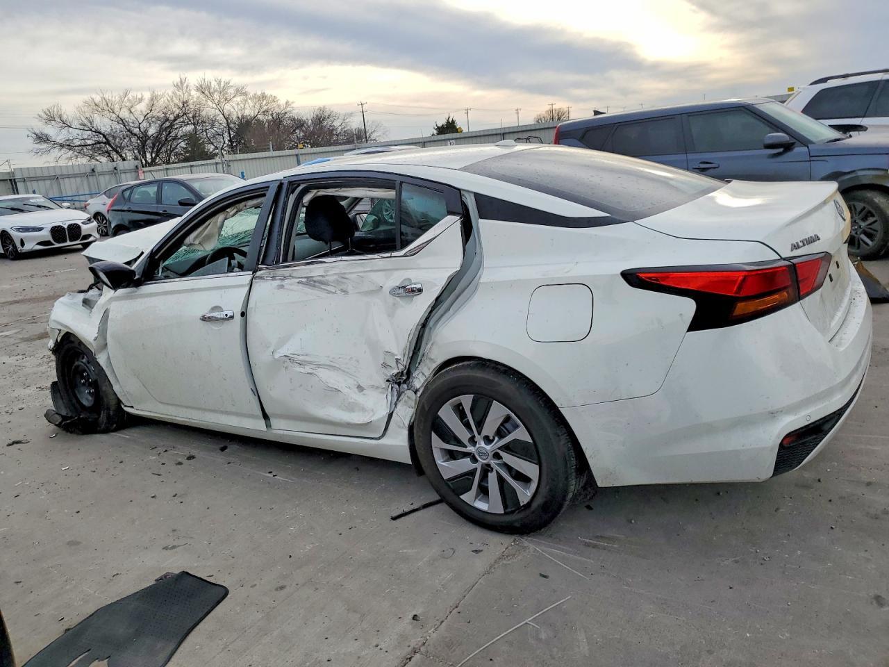 2025 Nissan Altima S - Фото 2