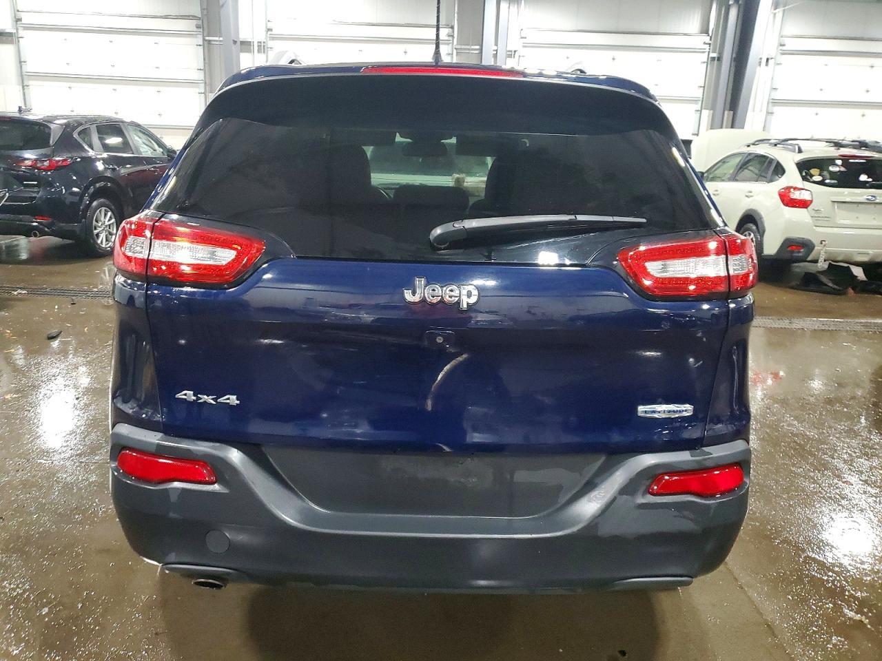 2016 Jeep Cherokee Latitude - Фото 6