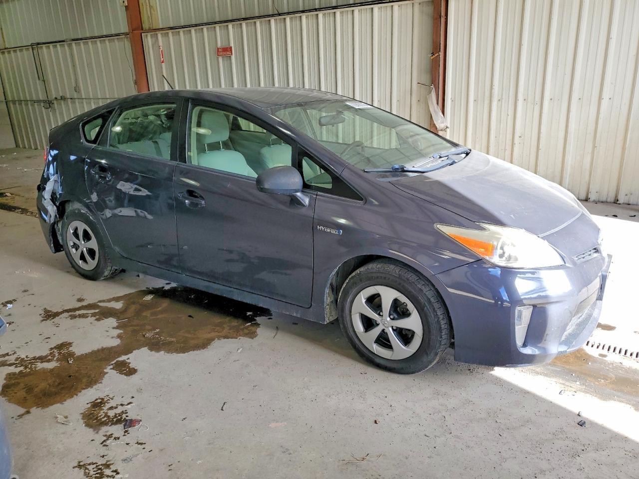 2013 Toyota Prius - Image 4