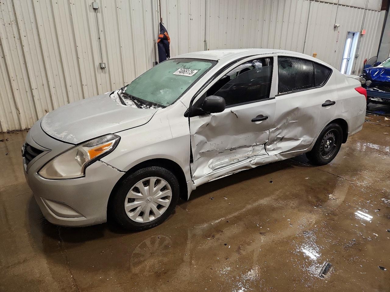 2015 Nissan Versa 1.6 S Plus