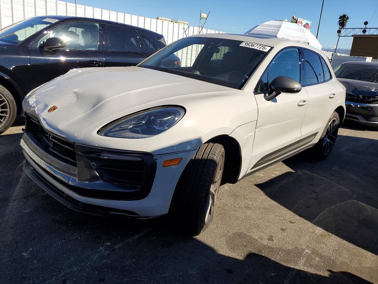 2025 Porsche Macan Base