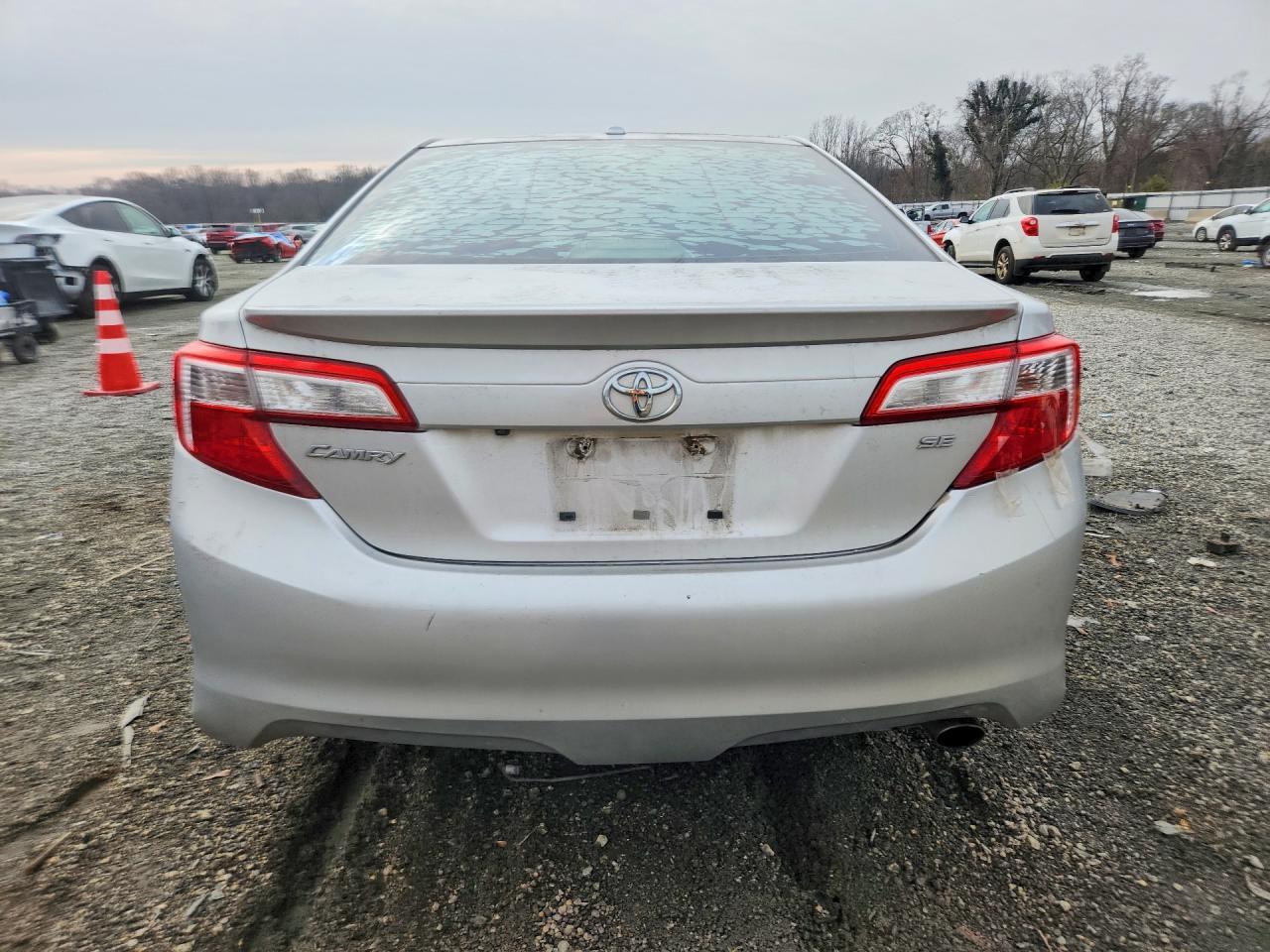 2013 Toyota Camry - Фото 6