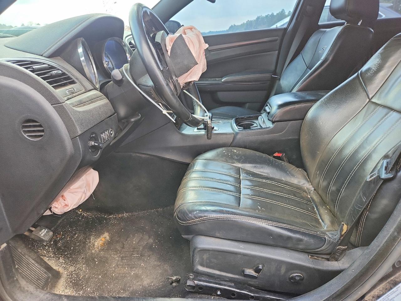 2014 Chrysler 300 S - Image 7