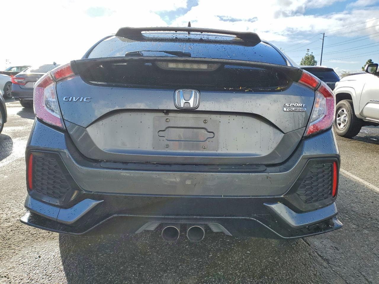 2017 Honda Civic Sport Touring - Image 6