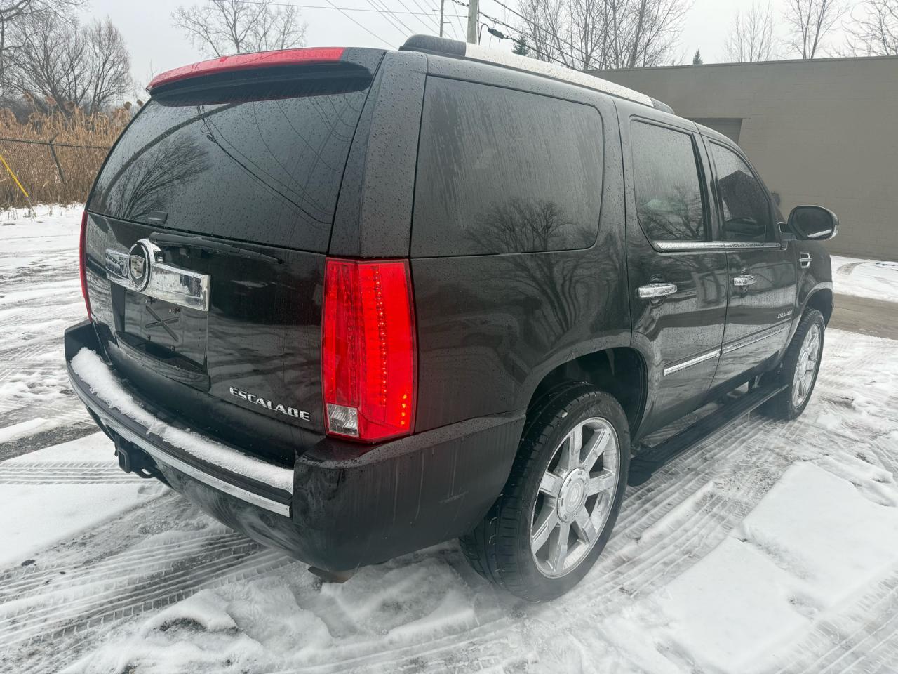 2011 Cadillac Escalade Premium - Фото 4