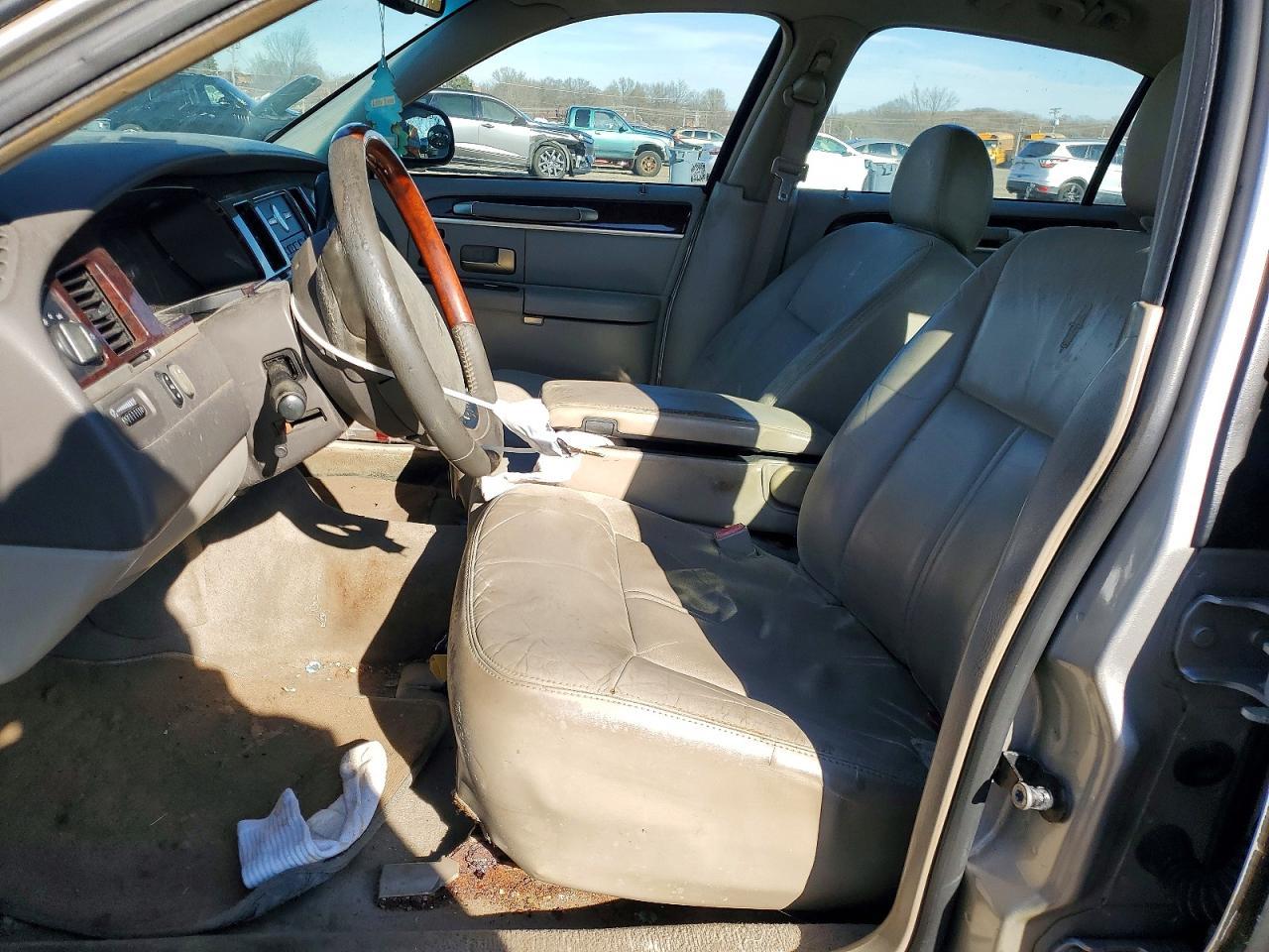 2007 Lincoln Town Car Signature Limited - Фото 7