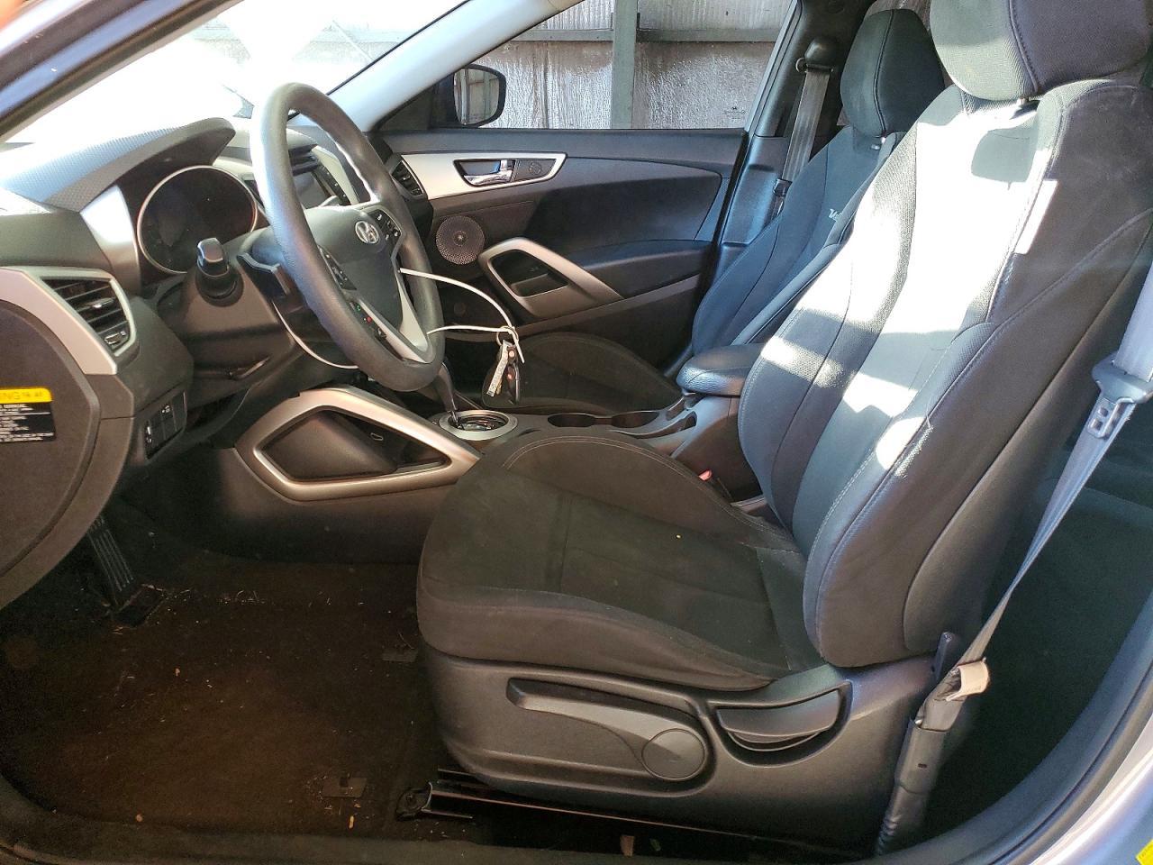 2015 Hyundai Veloster - Image 7