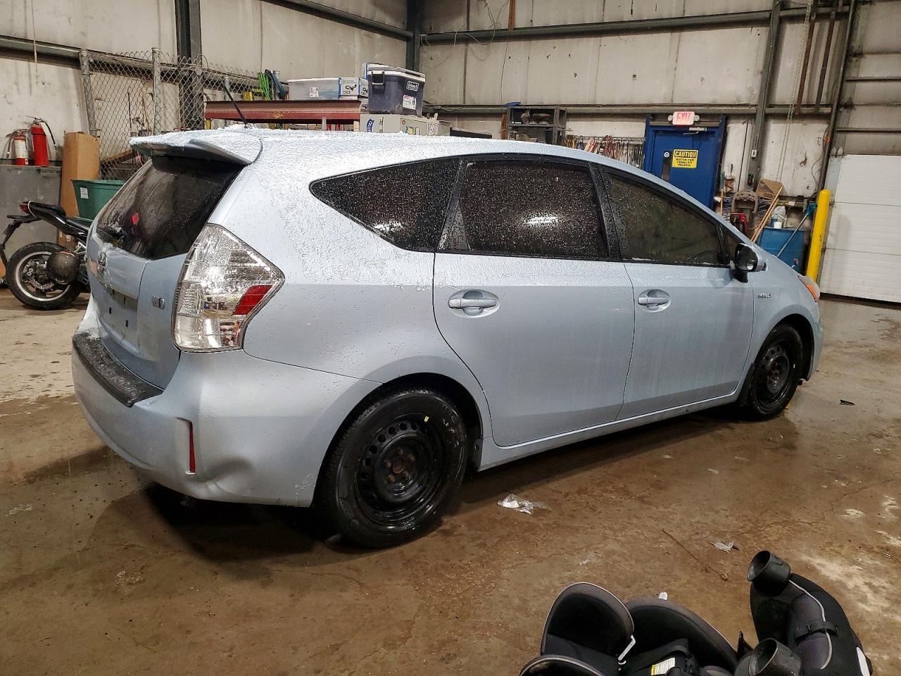2012 Toyota Prius V - Фото 3