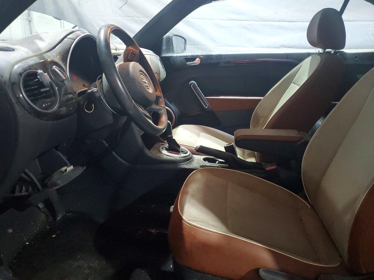 2015 Volkswagen Beetle 1.8T - Image 7