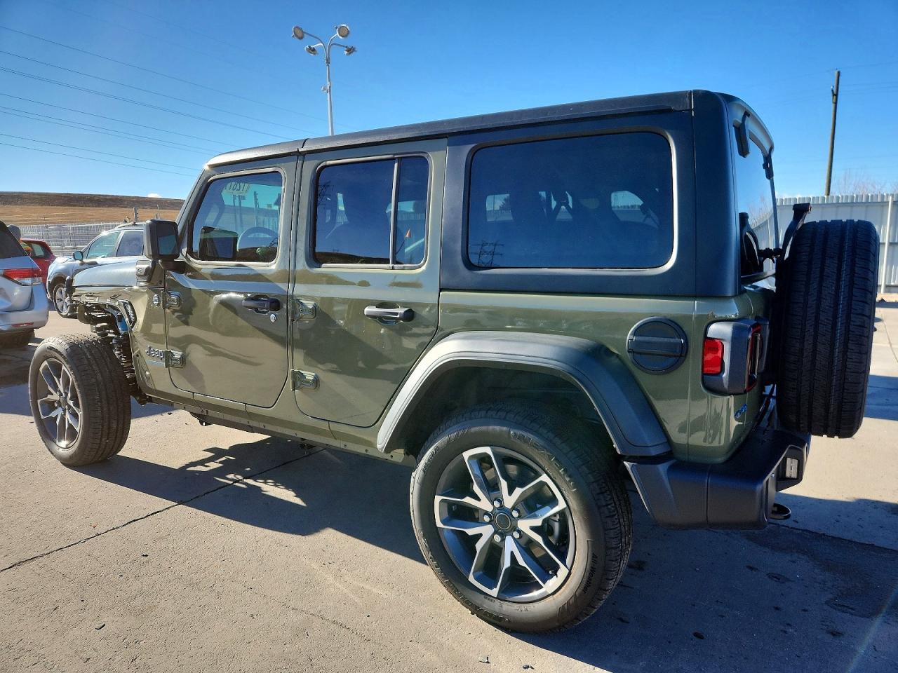 2025 Jeep Wrangler Sport 4Xe - Фото 2