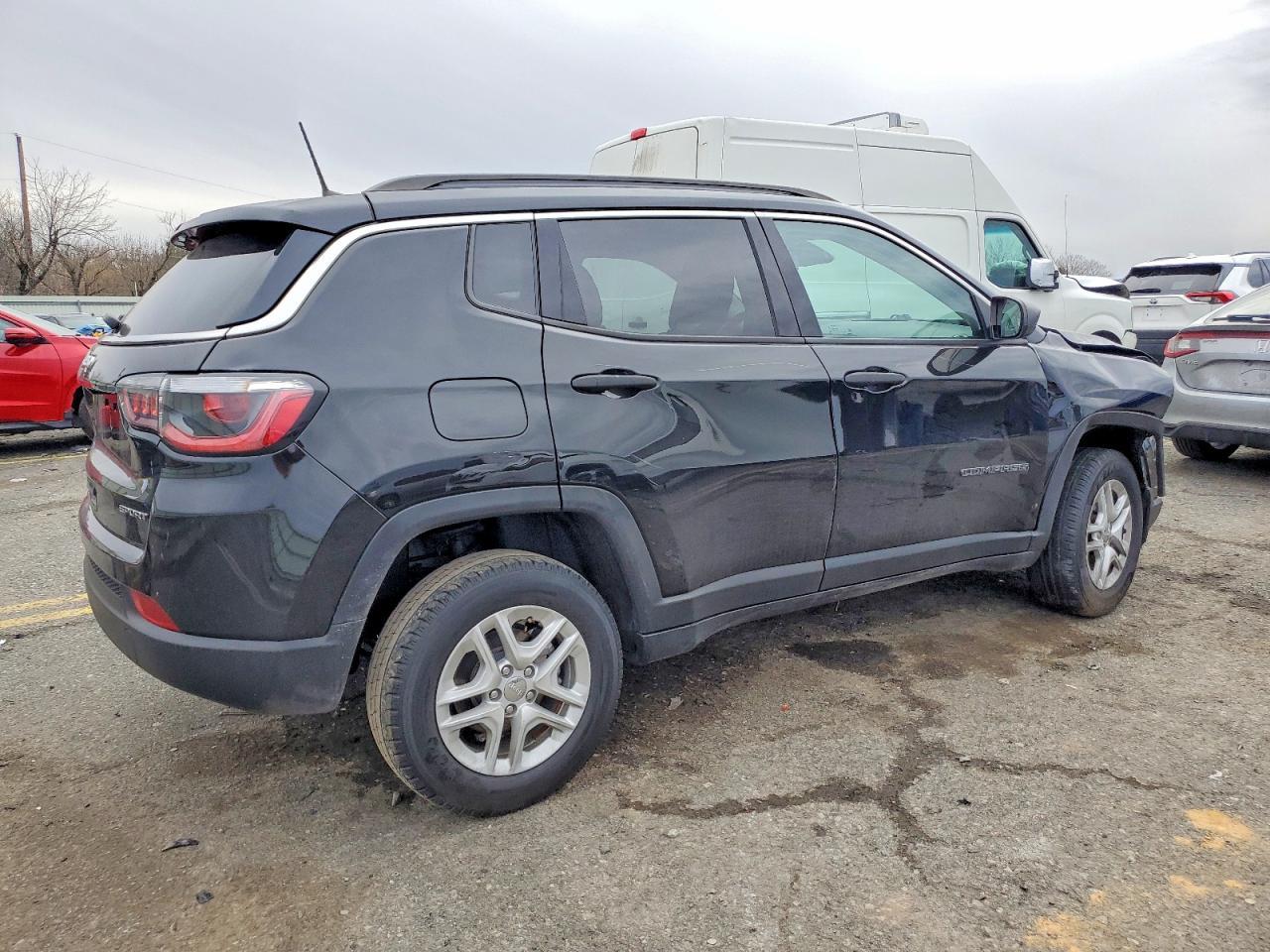 2021 Jeep Compass Sport - Фото 3
