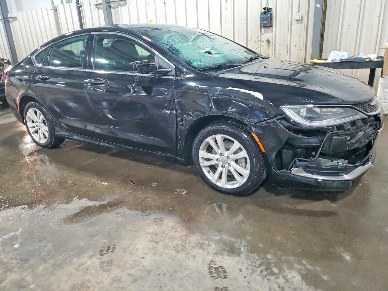 2015 Chrysler 200 Limited - Фото 4