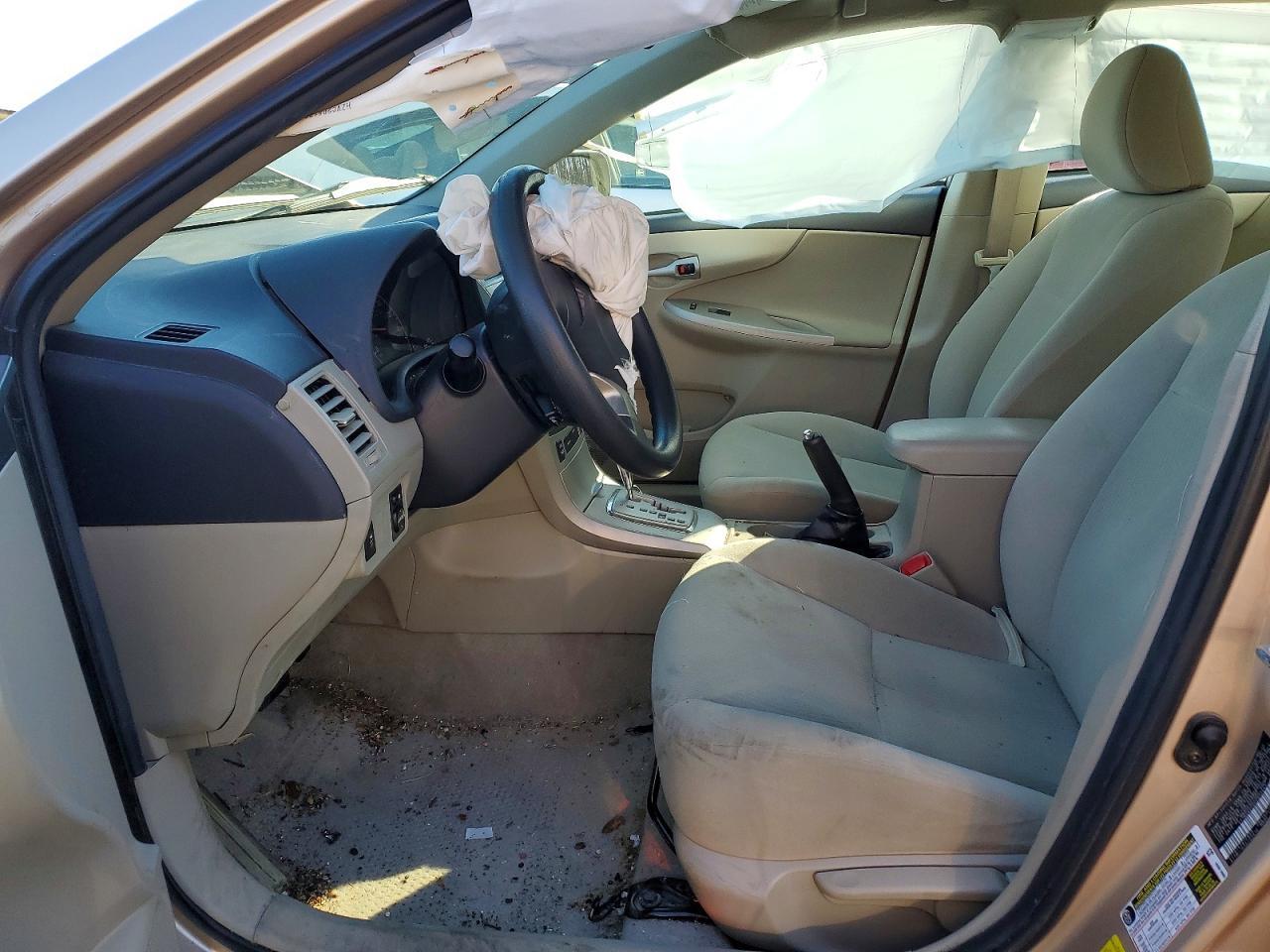 2012 Toyota Corolla Base - Фото 7