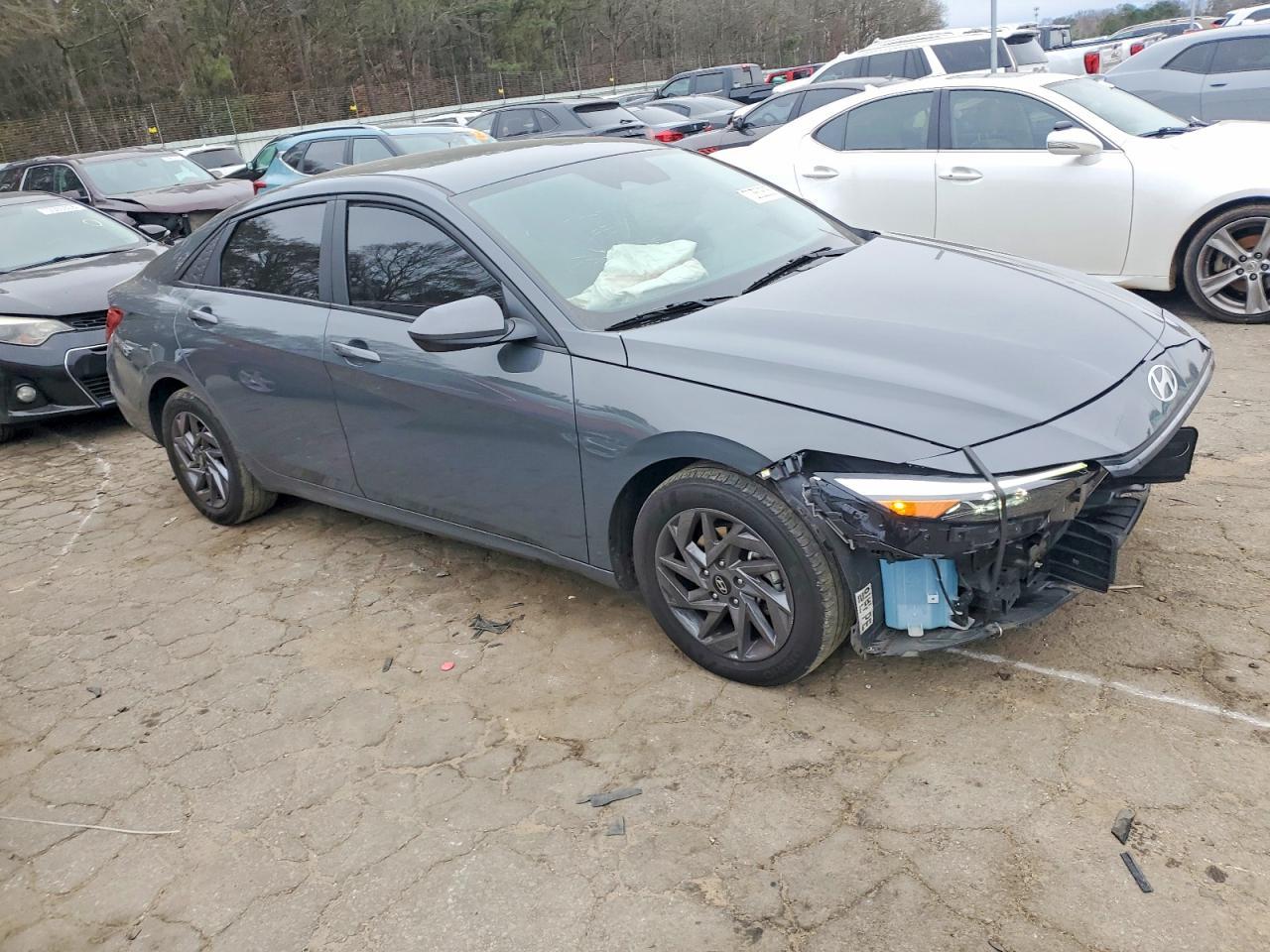 2024 Hyundai Elantra Sel - Image 4