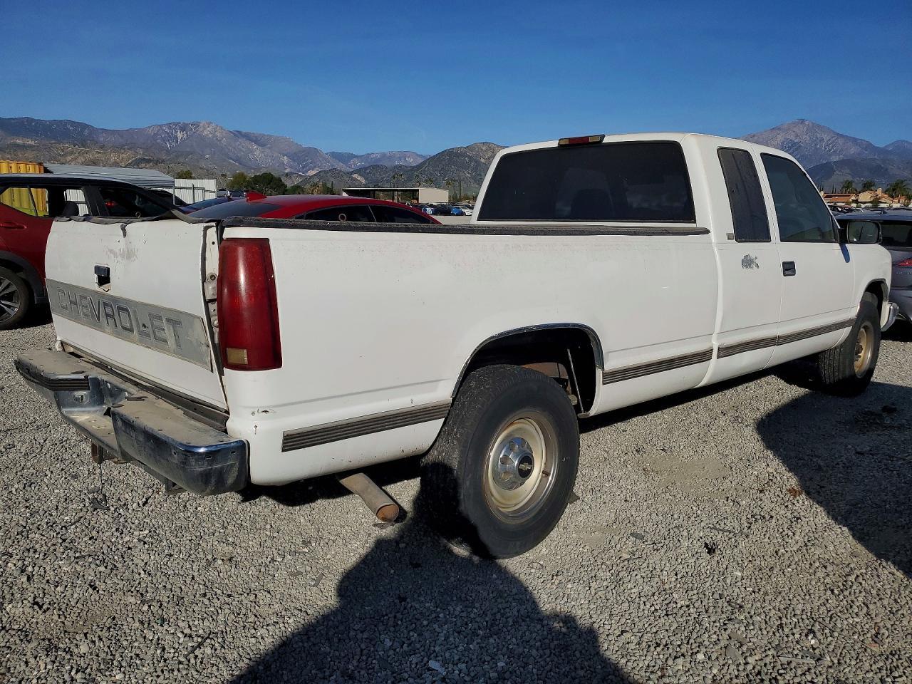 1997 Chevrolet Gmt-400 C2500 - Image 3