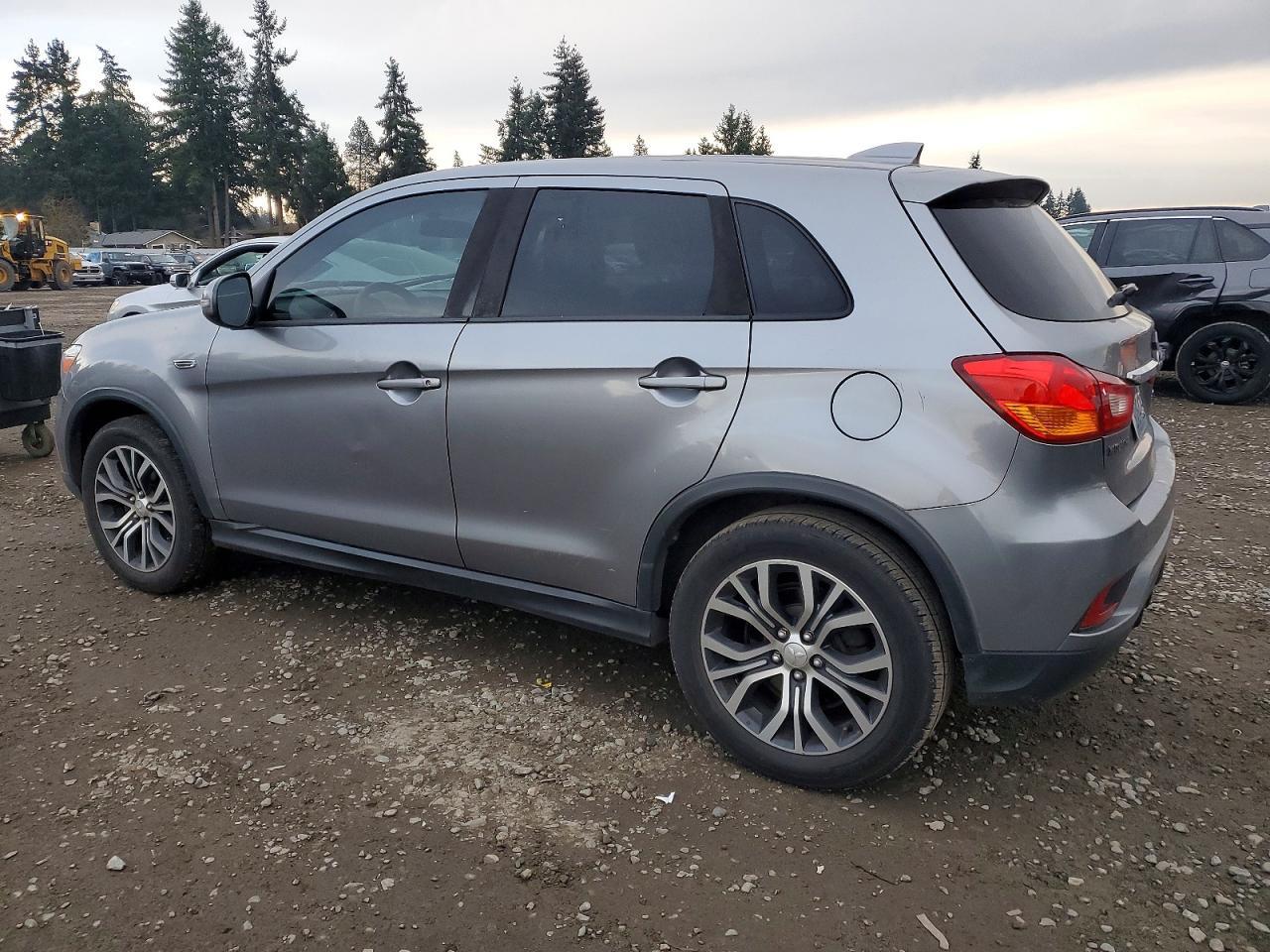 2018 Mitsubishi Outlander Sport Es - Image 2