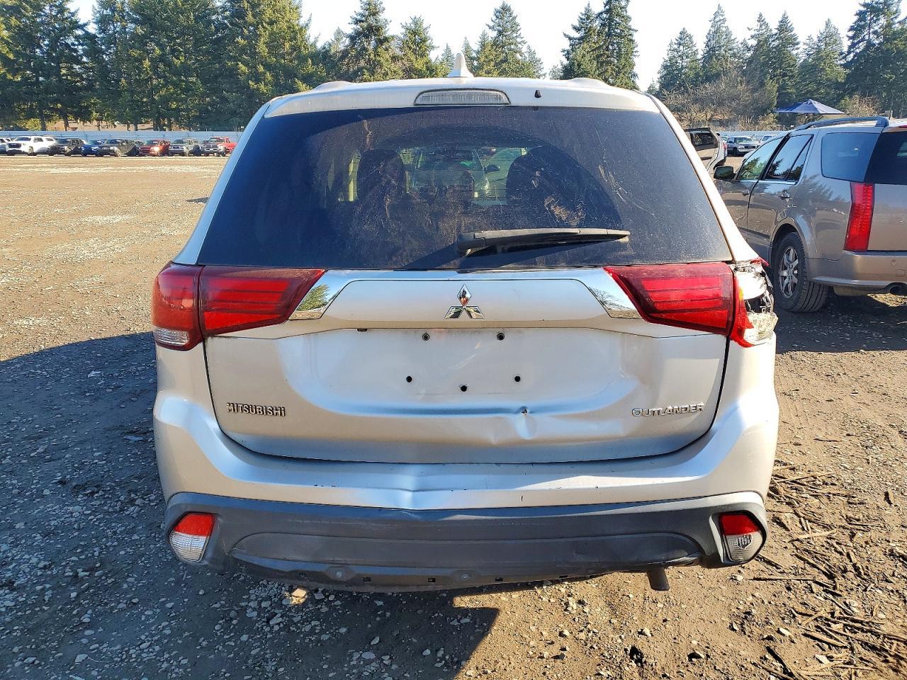 2018 Mitsubishi Outlander Es - Фото 6